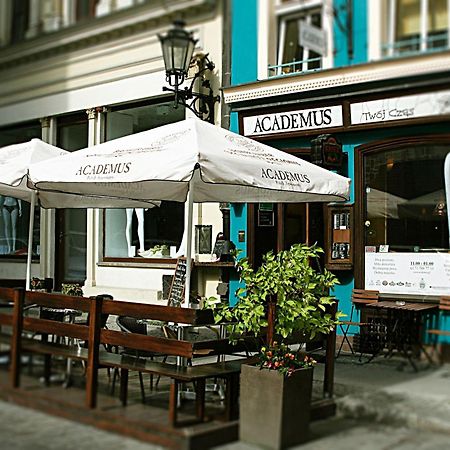 Academus Pub & Guest House Вроцлав Экстерьер фото