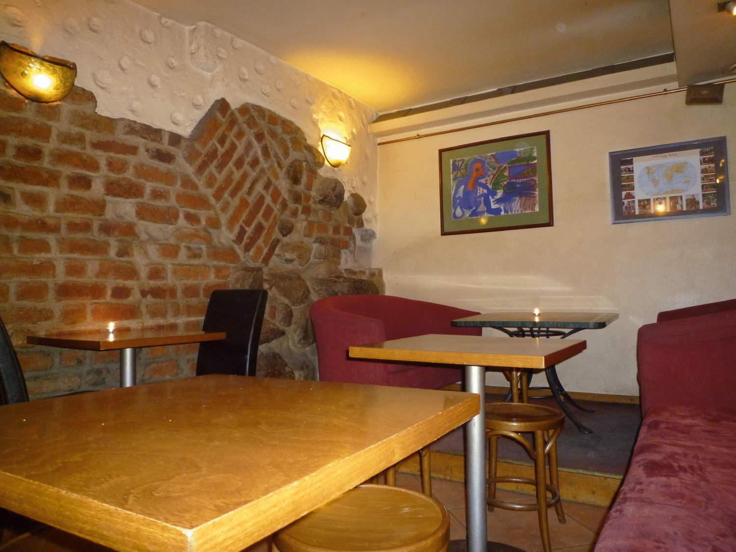 Academus Pub & Guest House Вроцлав Экстерьер фото