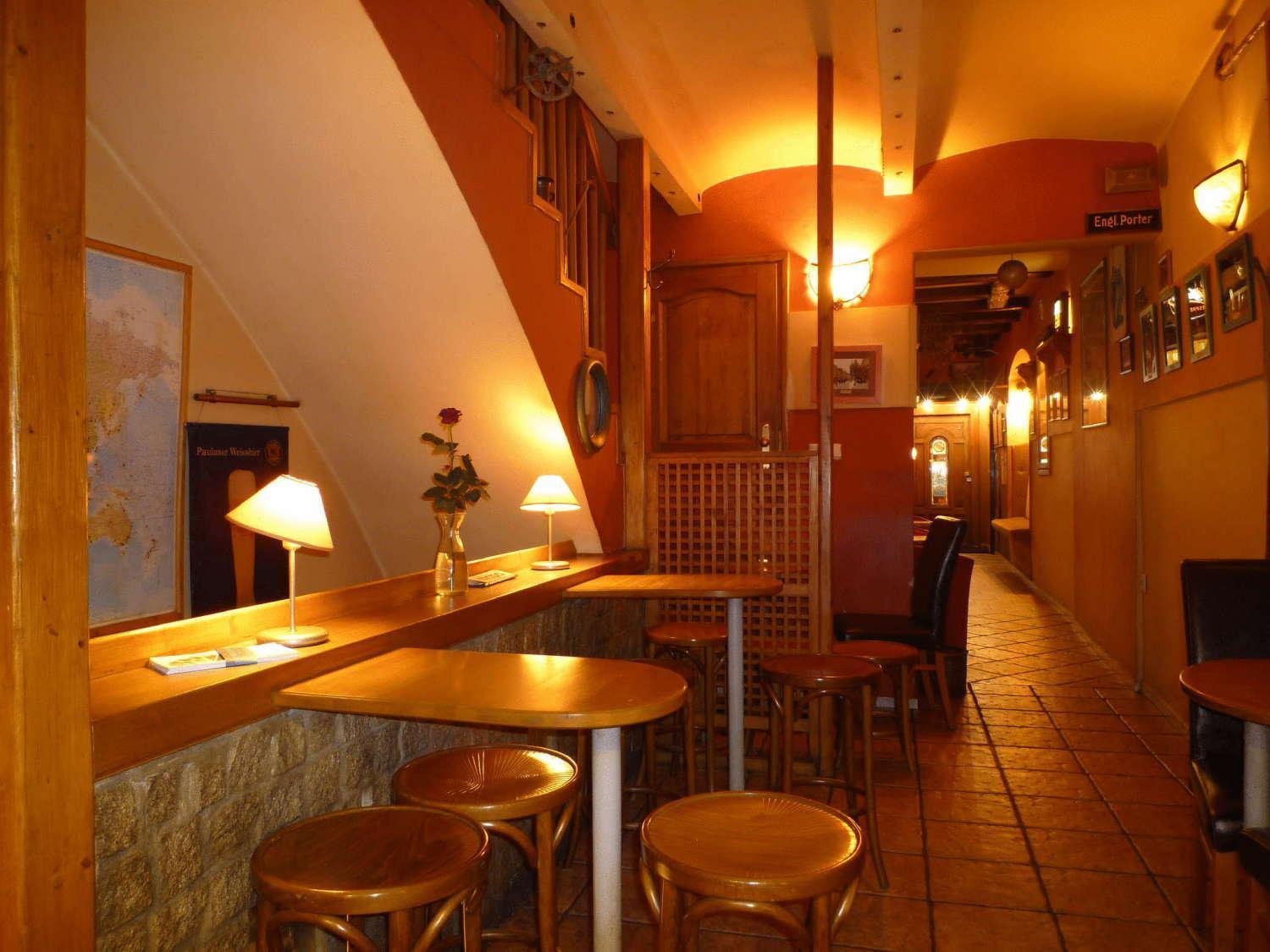 Academus Pub & Guest House Вроцлав Экстерьер фото