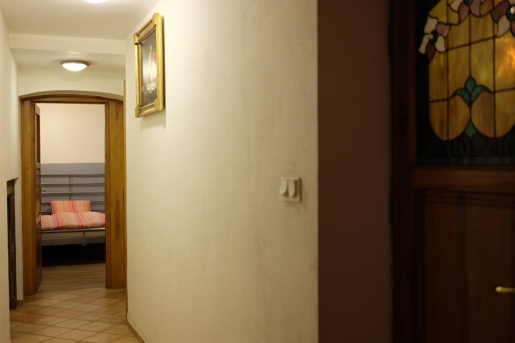 Academus Pub & Guest House Вроцлав Экстерьер фото