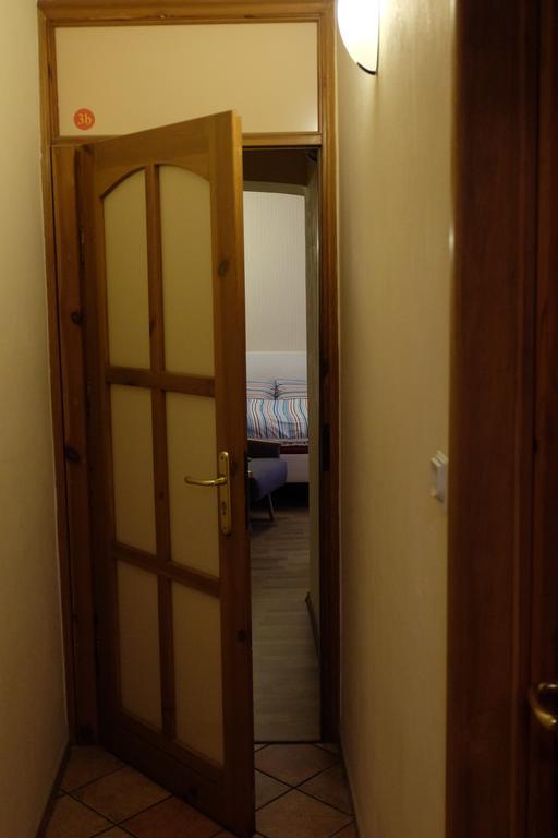 Academus Pub & Guest House Вроцлав Экстерьер фото